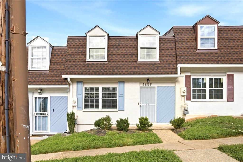 1859 VILLAGE GREEN, HYATTSVILLE, MD 20785