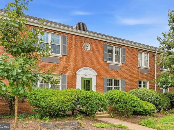 211 E GLEBE ROAD, Unit B, ALEXANDRIA, VA 22305