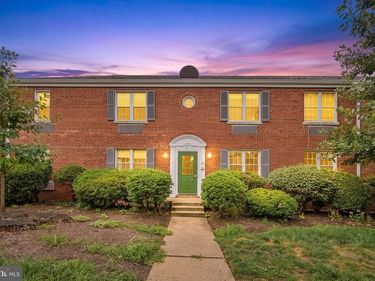 211 E GLEBE ROAD, Unit B, ALEXANDRIA, VA 22305