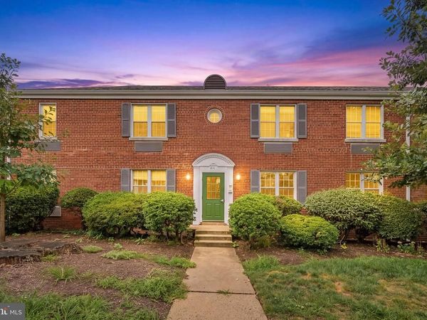 211 E GLEBE ROAD, Unit B, ALEXANDRIA, VA 22305