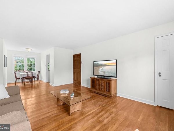 211 E GLEBE ROAD, Unit B, ALEXANDRIA, VA 22305