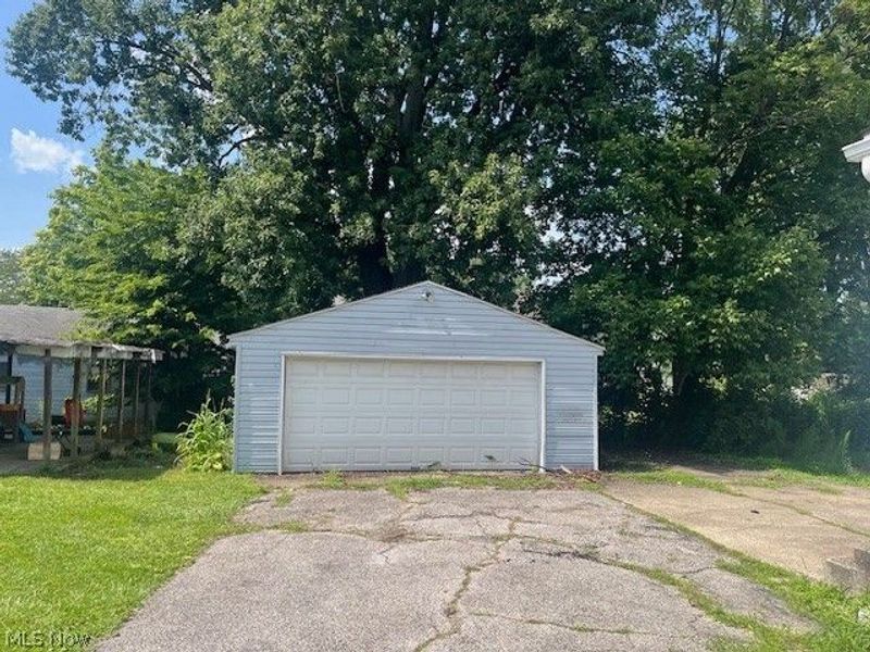 912 S Hawkins Avenue, Akron, OH 44320 Photo 2