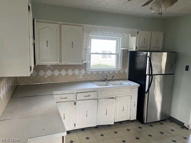 912 S Hawkins Avenue, Akron, OH 44320 Photo 9