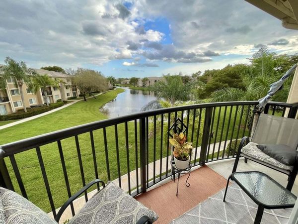 300 CRESTWOOD Court N, Unit 309, Royal Palm Beach, FL 33411