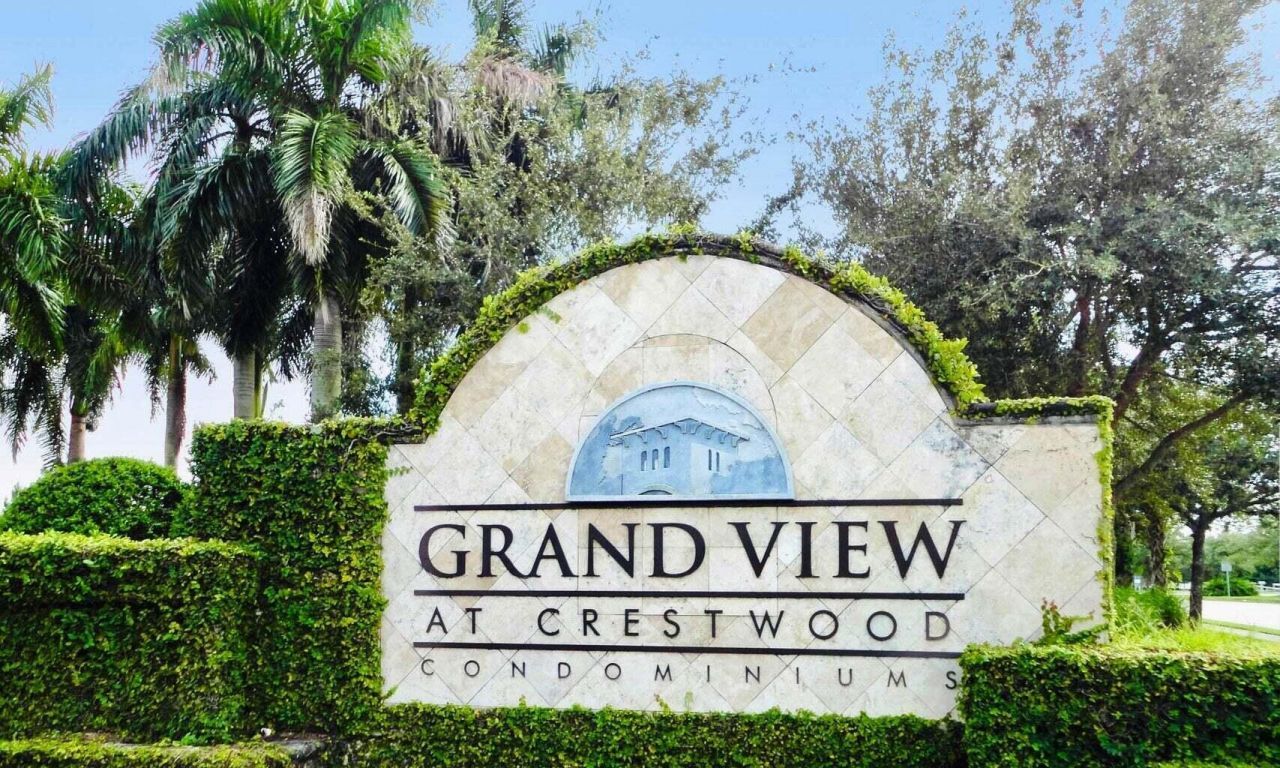 300 Crestwood Court N, Unit 309, Royal Palm Beach, FL 33411 Photo