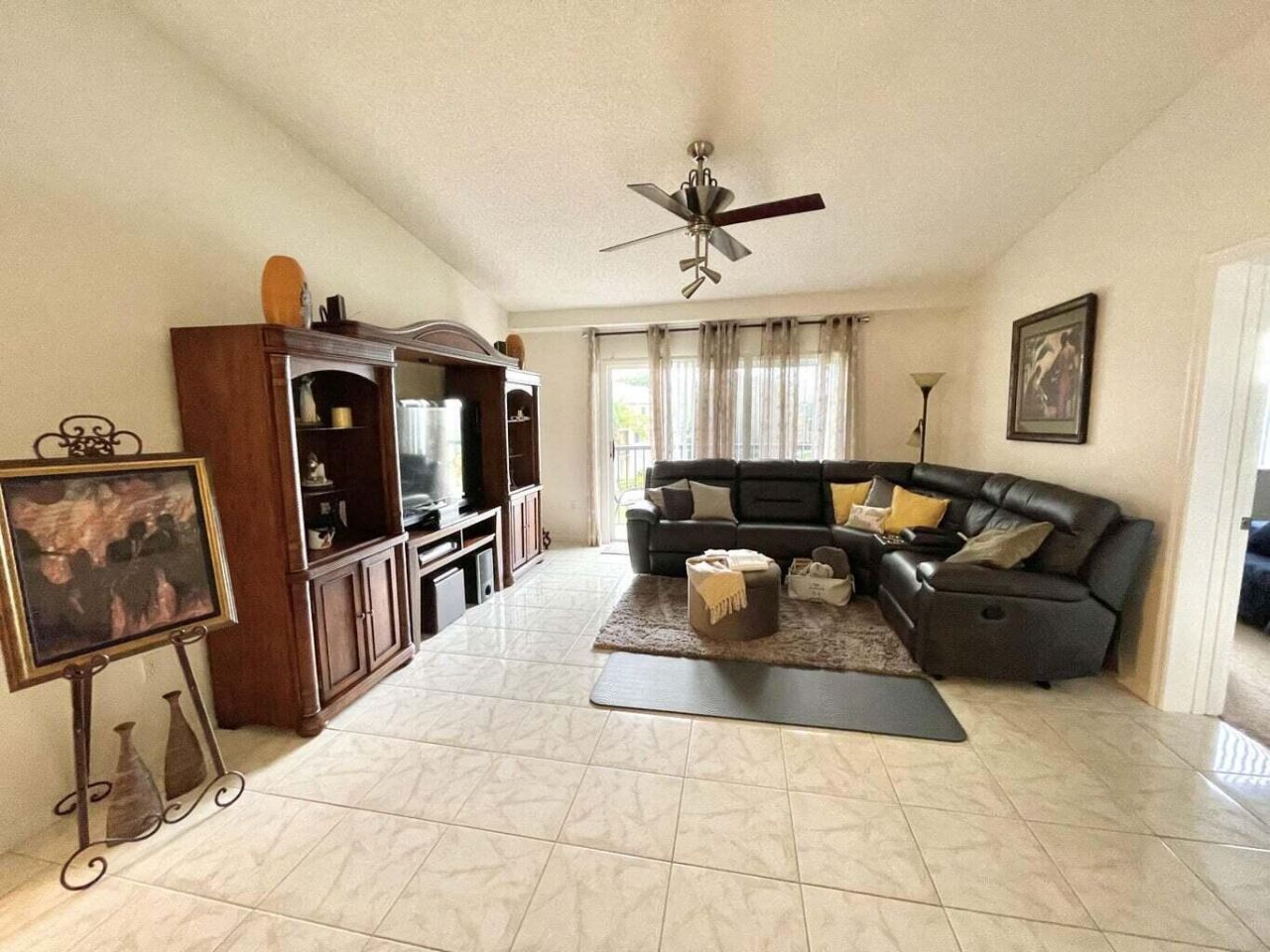 300 Crestwood Court N, Unit 309, Royal Palm Beach, FL 33411 Photo