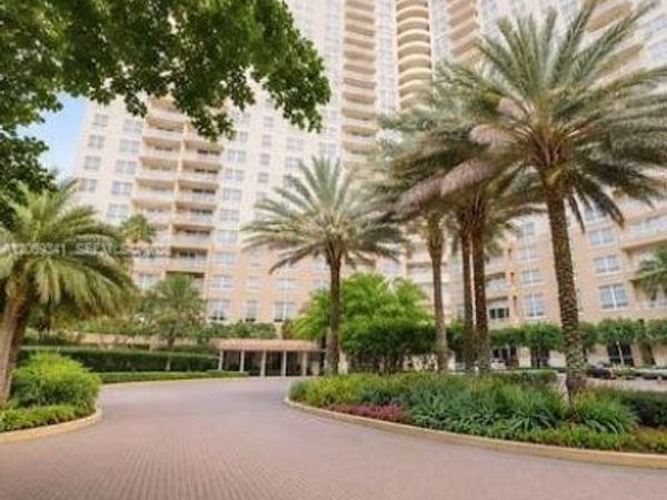 19501 W Country Club Dr , Unit 210, Aventura, FL 33180