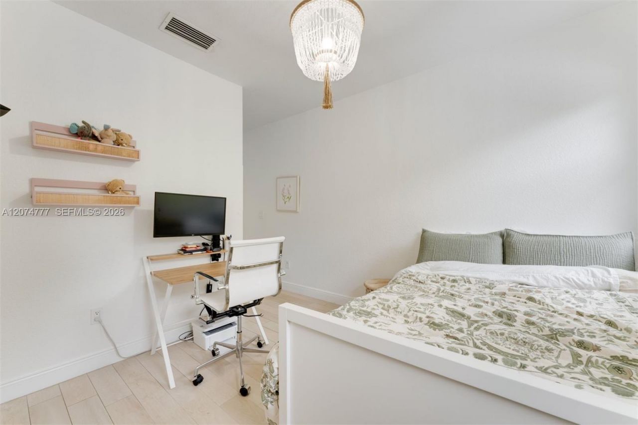 3068 Shipping Avenue , Coconut Grove, FL 33133 Photo