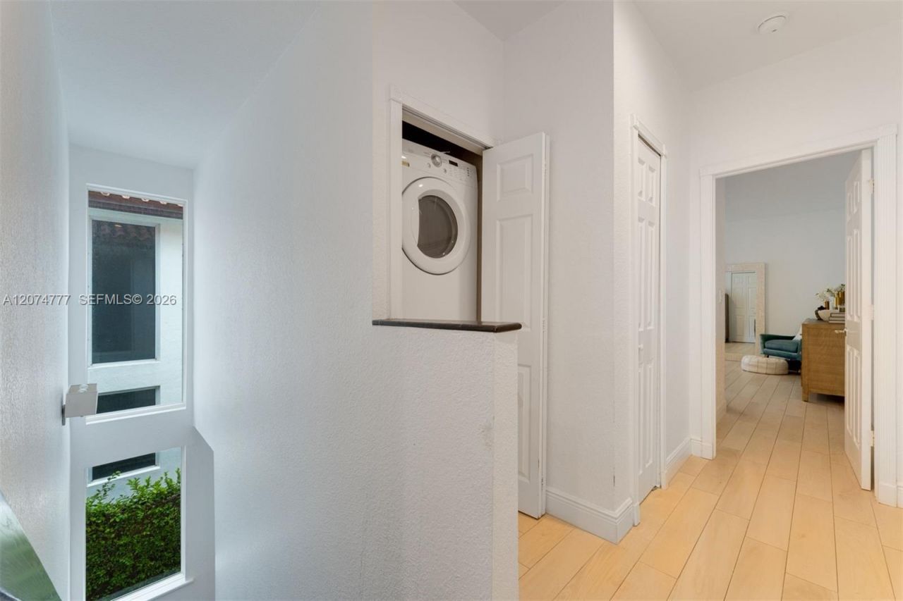 3068 Shipping Avenue , Coconut Grove, FL 33133 Photo