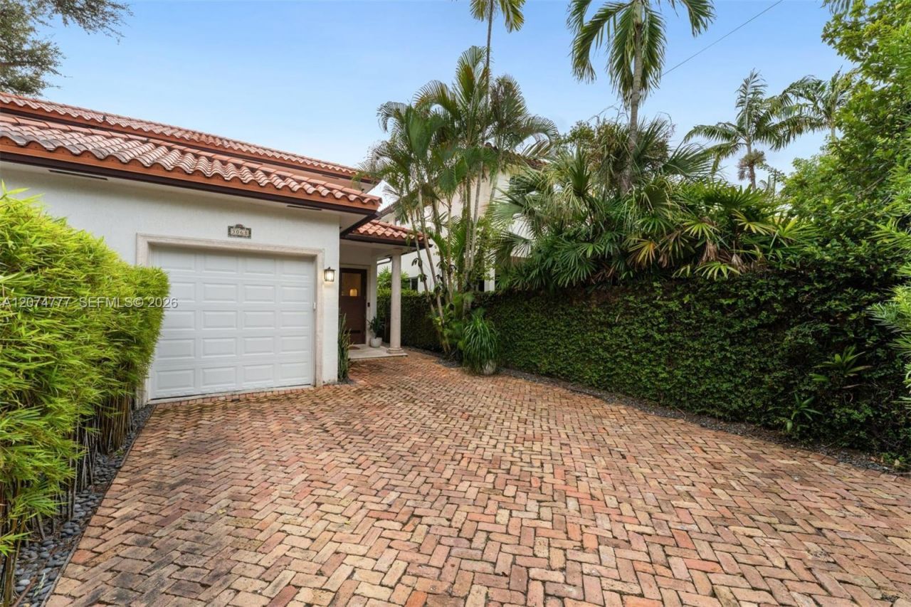 3068 Shipping Avenue , Coconut Grove, FL 33133 Photo