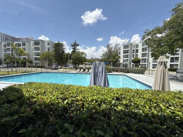 17560 Atlantic Blvd, Unit 503, Sunny Isles Beach, FL 33160