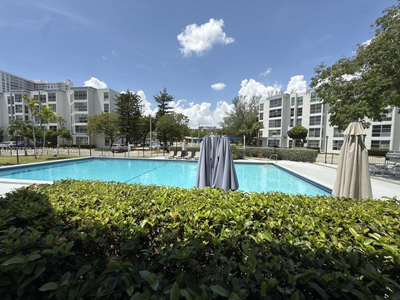 17560 Atlantic Blvd, Unit 503, Sunny Isles Beach, FL 33160 Photo