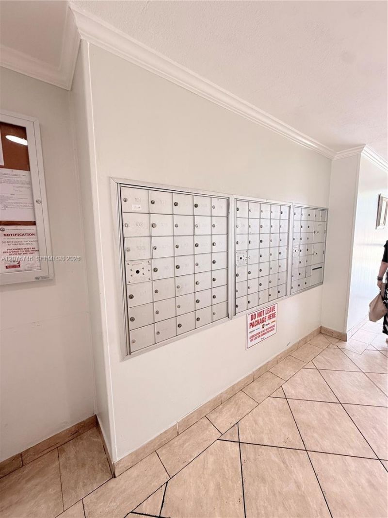 17560 Atlantic Blvd, Unit 503, Sunny Isles Beach, FL 33160 Photo