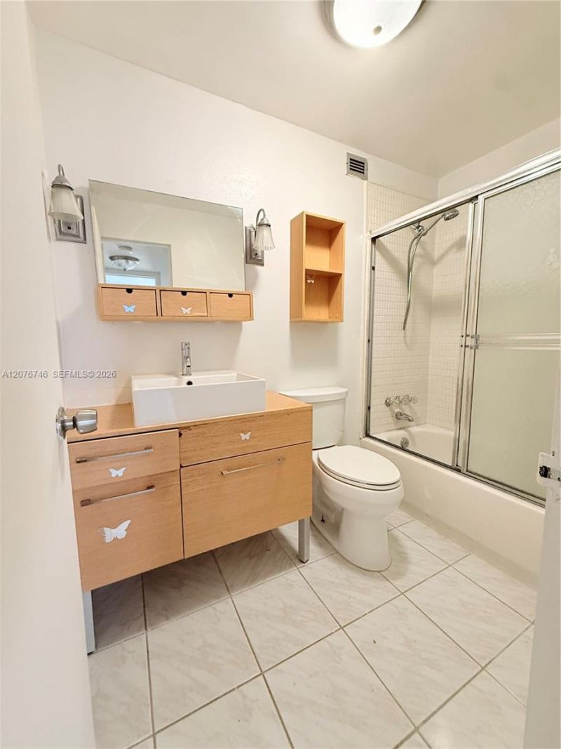 17560 Atlantic Blvd, Unit 503, Sunny Isles Beach, FL 33160 Photo