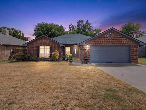 107 N Collin Drive , Chandler, TX 75758