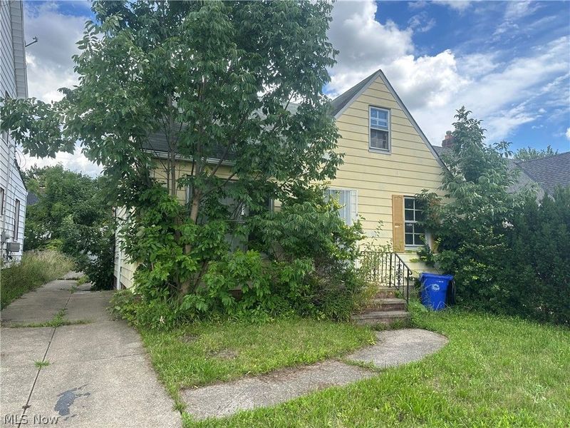 3927 E 153rd Street, Cleveland, OH 44128 Photo 2