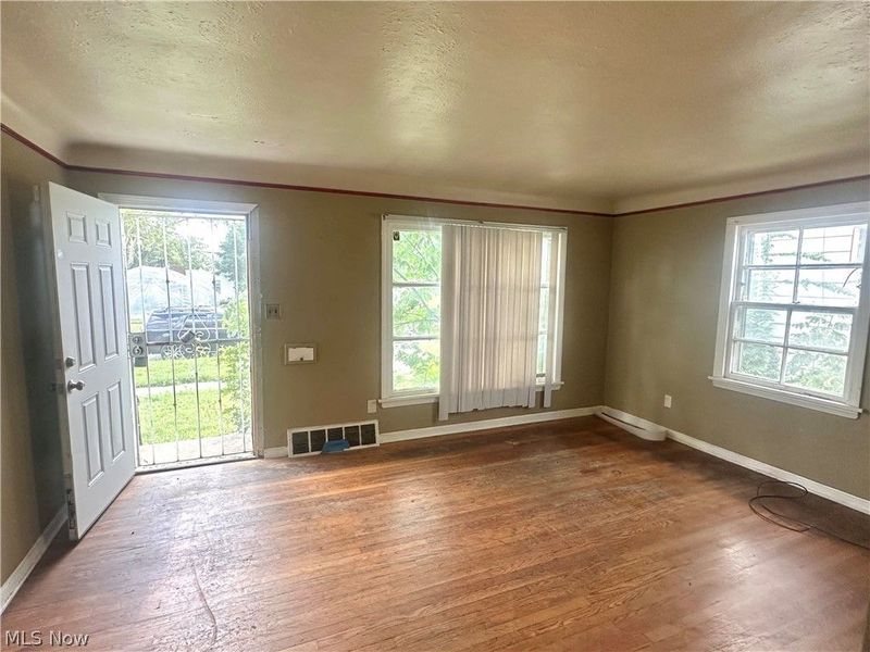3927 E 153rd Street, Cleveland, OH 44128 Photo 5