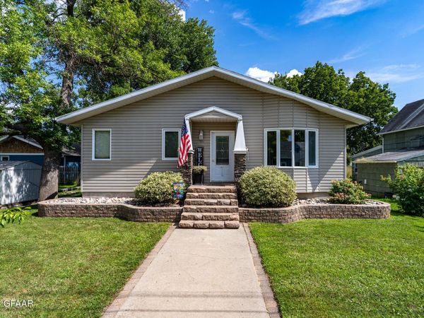 803 LANGDON Avenue, Manvel, ND 58256