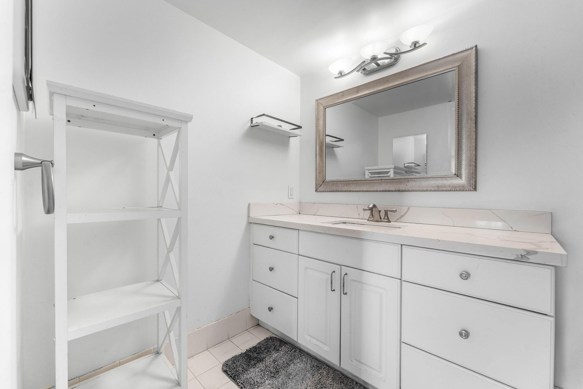 2205 S Cypress Bend Drive, Unit 302, Pompano Beach, FL 33069 Photo