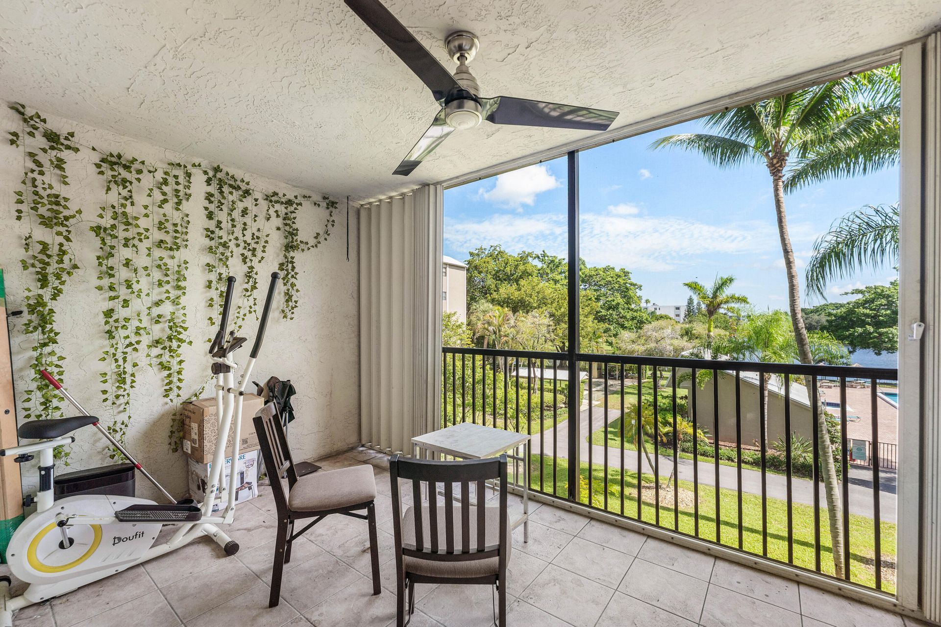 2205 S Cypress Bend Drive, Unit 302, Pompano Beach, FL 33069 Photo