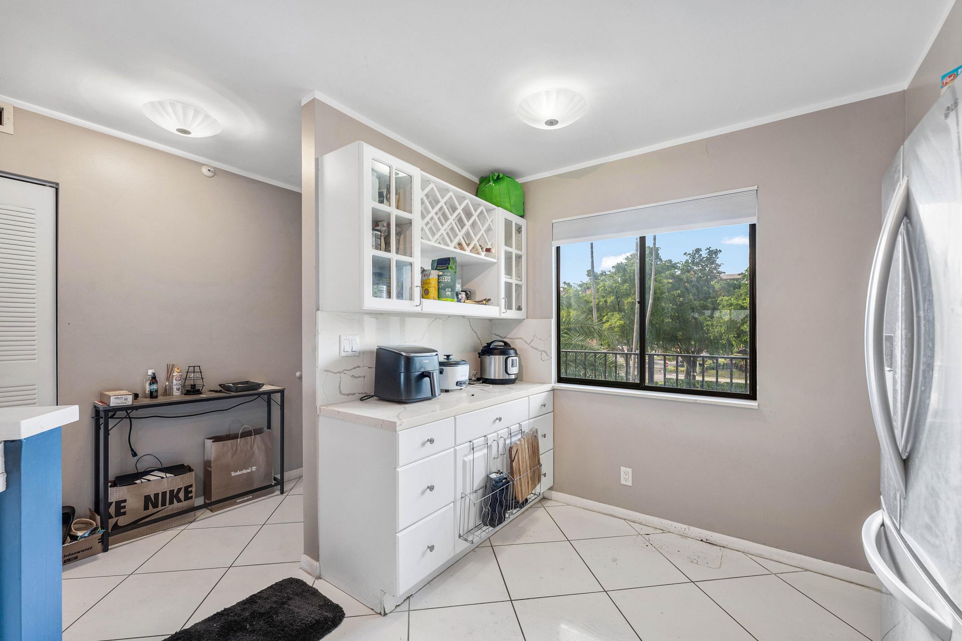 2205 S Cypress Bend Drive, Unit 302, Pompano Beach, FL 33069 Photo