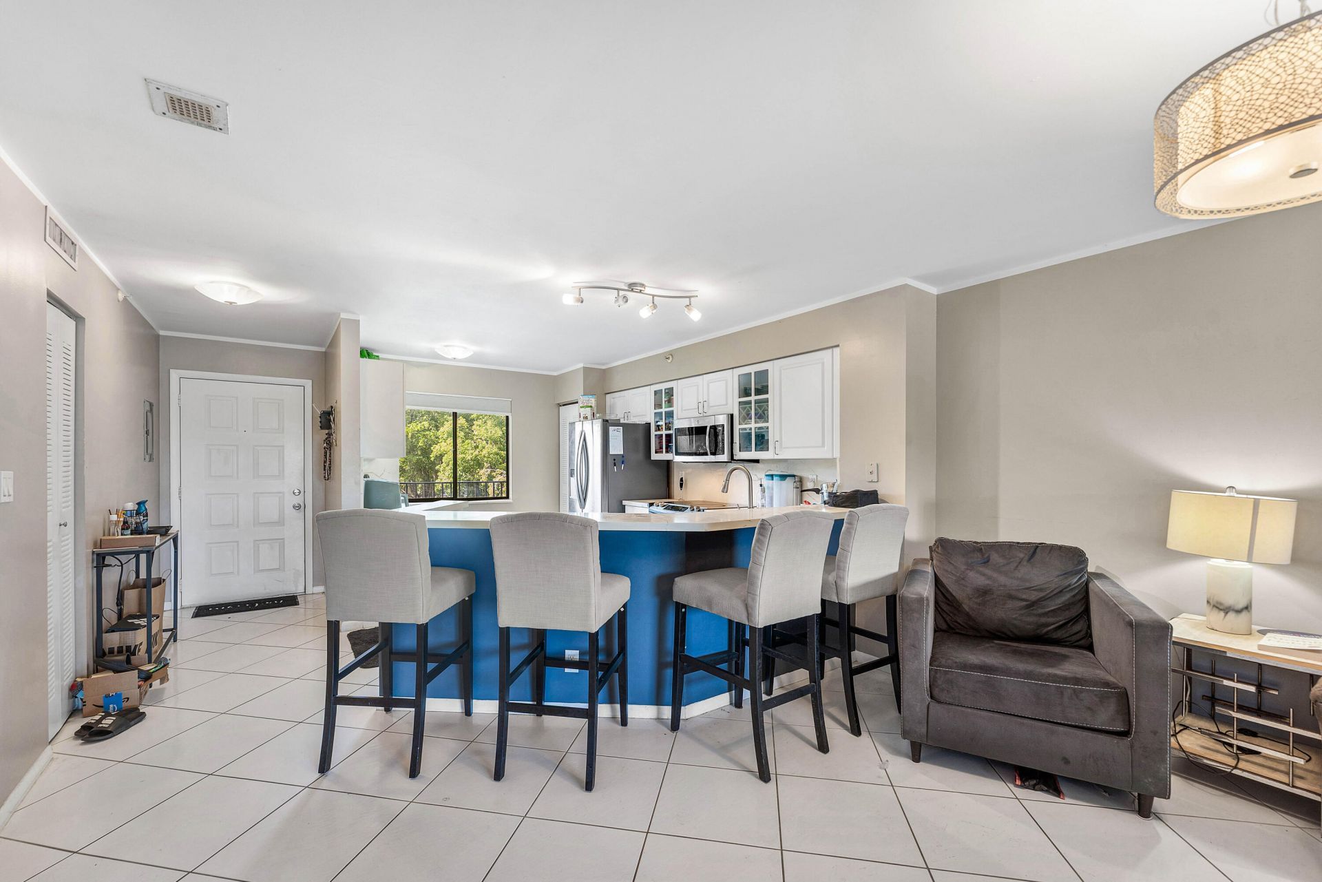 2205 S Cypress Bend Drive, Unit 302, Pompano Beach, FL 33069 Photo