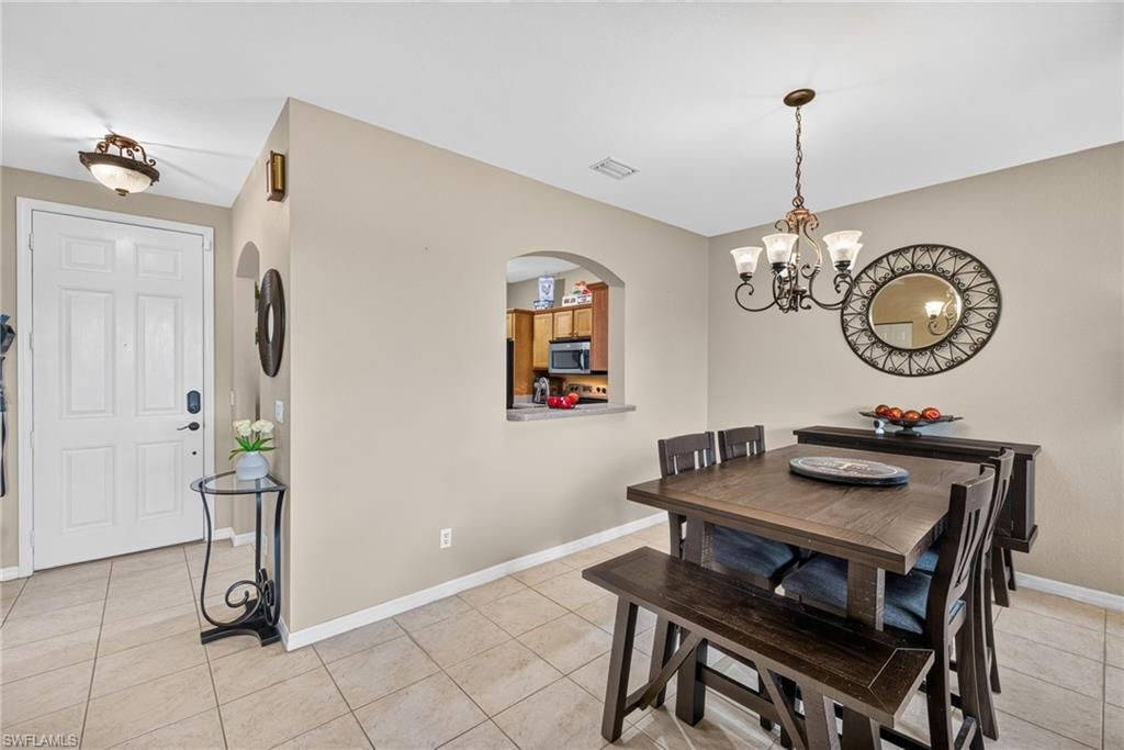 2406 Laurentina Ln, Cape Coral, FL 33909 Photo