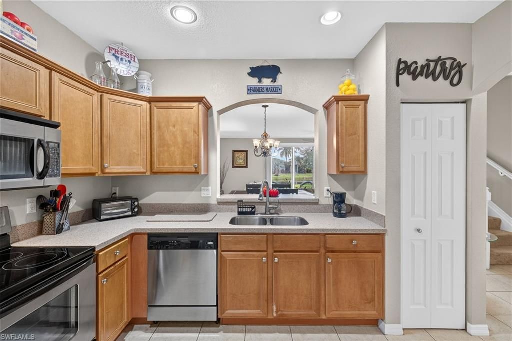 2406 Laurentina Ln, Cape Coral, FL 33909 Photo