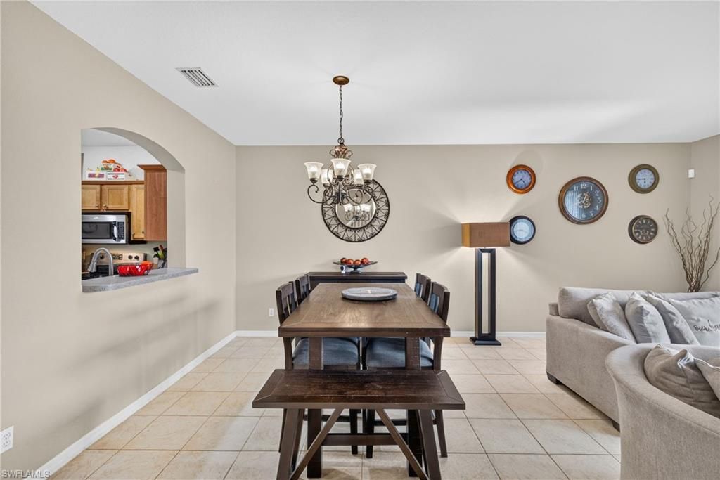 2406 Laurentina Ln, Cape Coral, FL 33909 Photo
