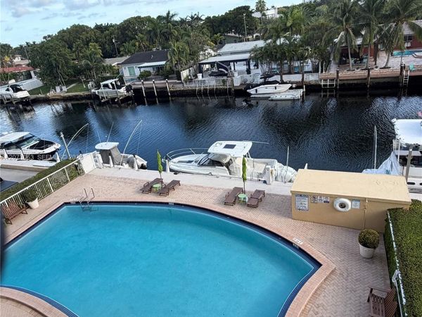 2000 NE 135th St , Unit 405, North Miami, FL 33181