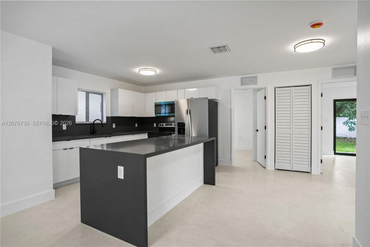 5817 NW 30th Ave, Unit 5817, Miami, FL 33142 Photo