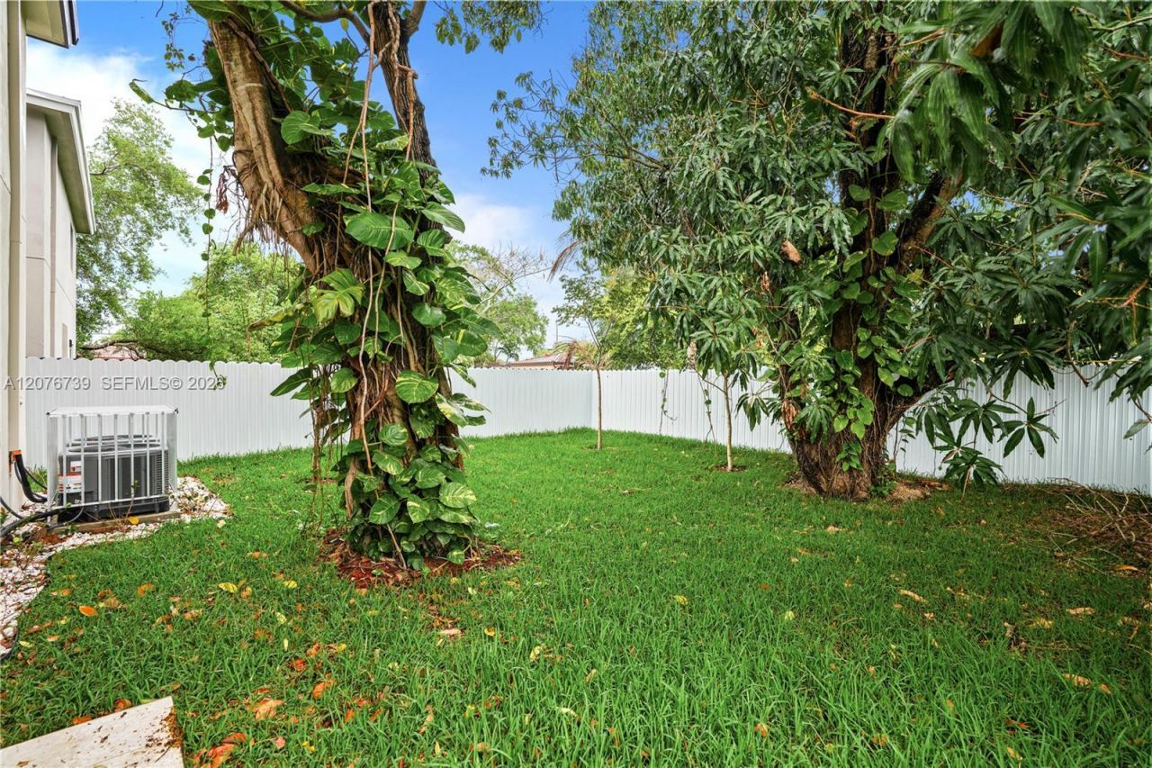5817 NW 30th Ave, Unit 5817, Miami, FL 33142 Photo