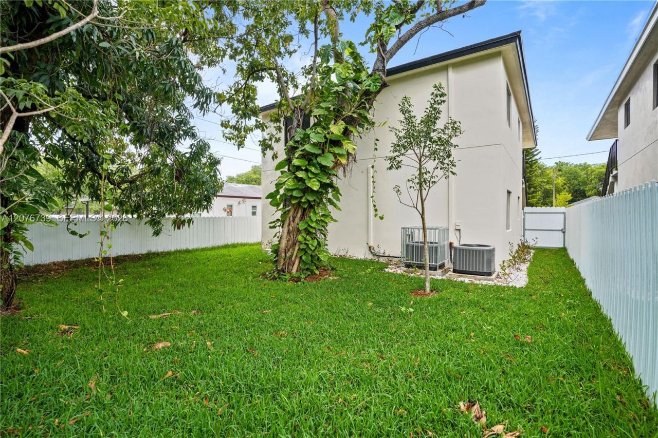 5817 NW 30th Ave, Unit 5817, Miami, FL 33142 Photo