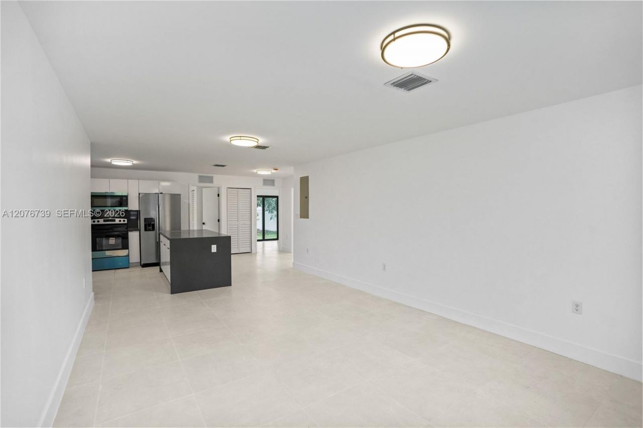 5817 NW 30th Ave, Unit 5817, Miami, FL 33142 Photo