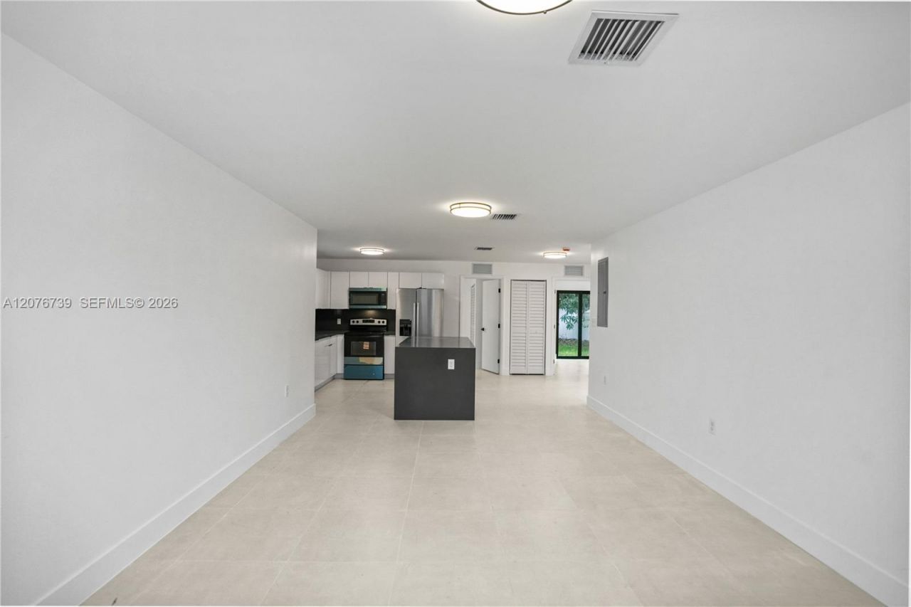 5817 NW 30th Ave, Unit 5817, Miami, FL 33142 Photo