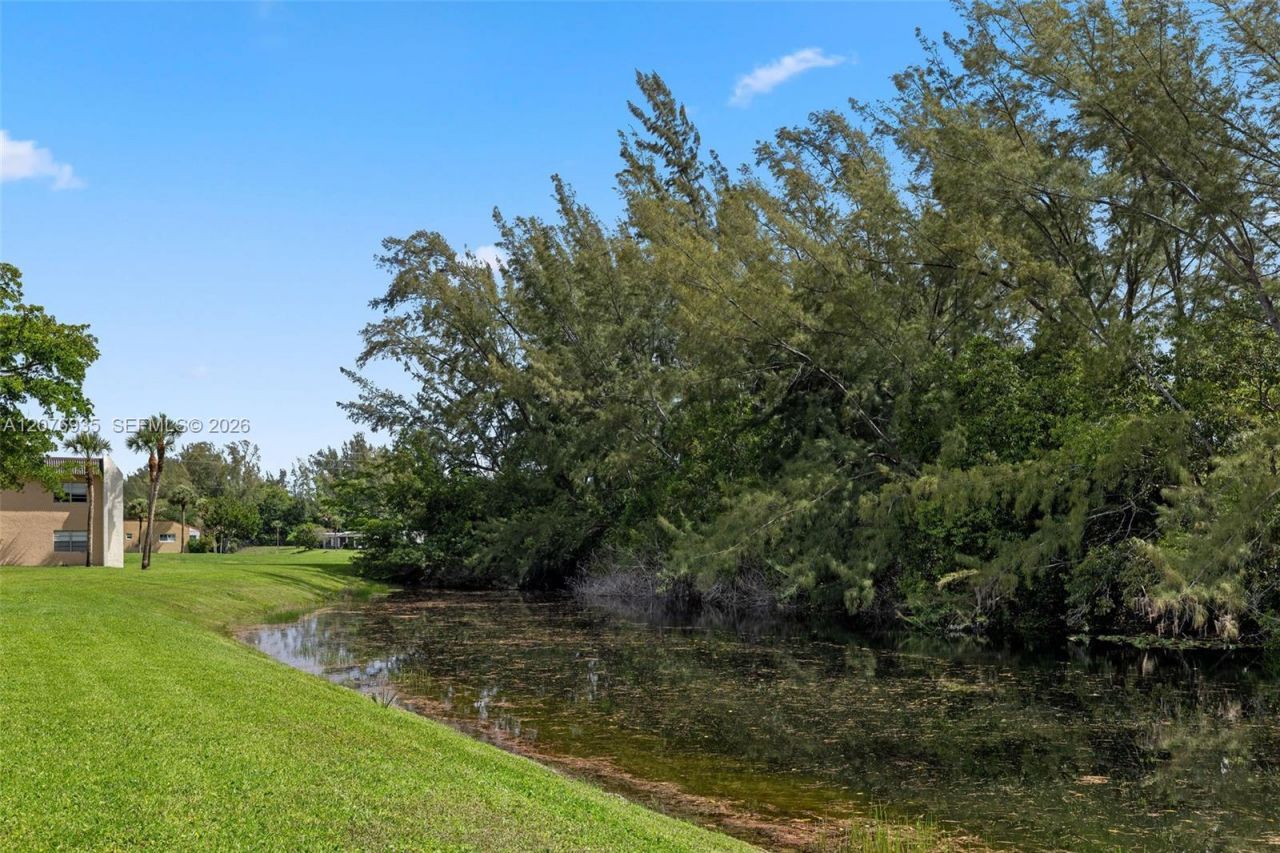 110 Lake Meryl Drive , Unit 216, West Palm Beach, FL 33411 Photo