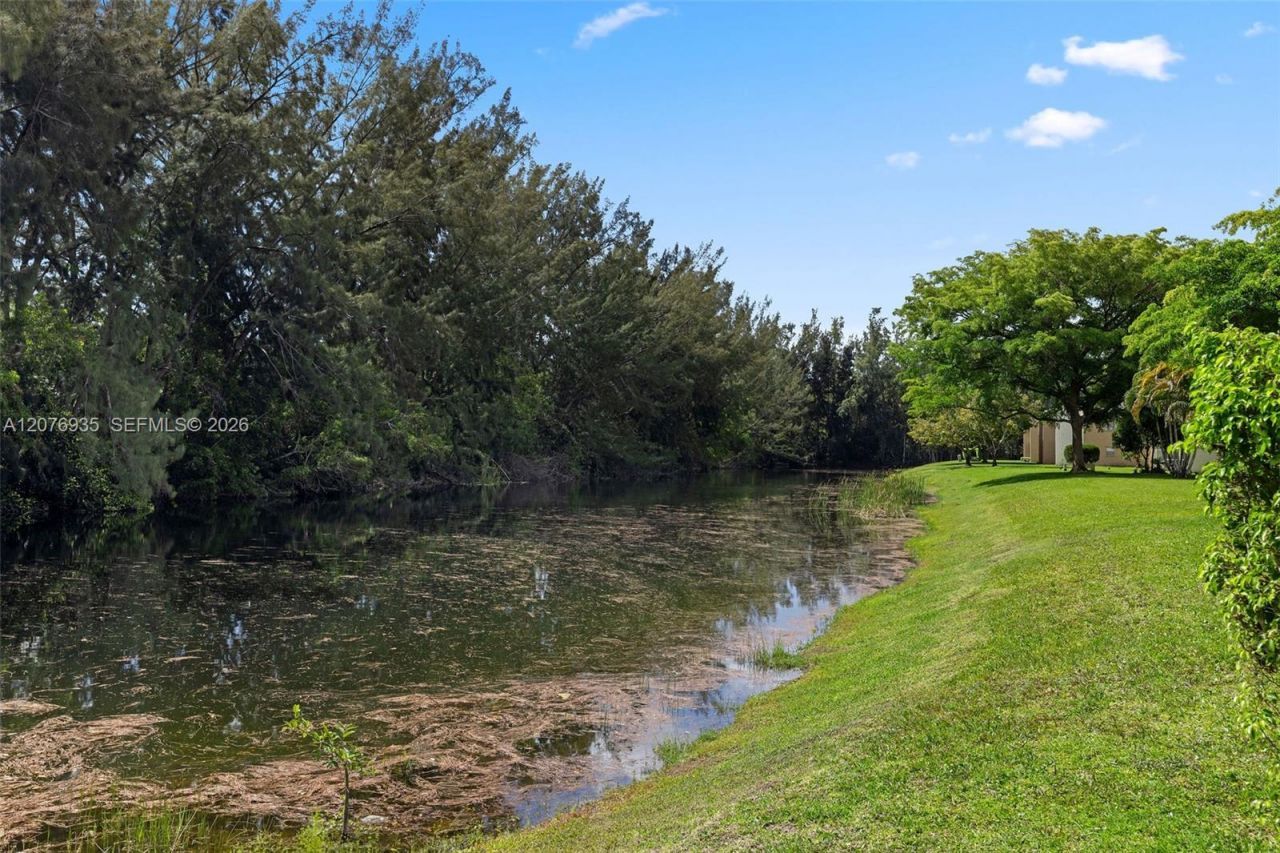 110 Lake Meryl Drive , Unit 216, West Palm Beach, FL 33411 Photo
