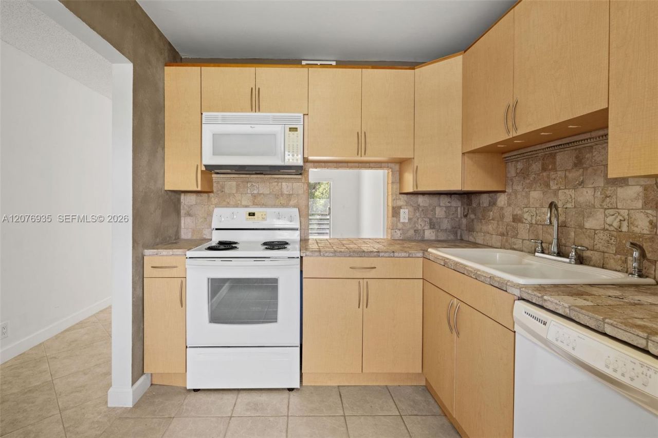 110 Lake Meryl Drive , Unit 216, West Palm Beach, FL 33411 Photo