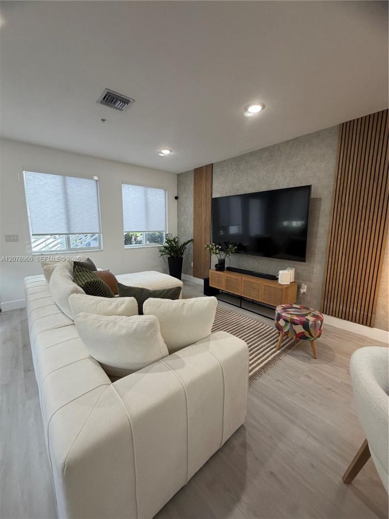 10300 NW 66th St, Doral, FL 33178 Photo