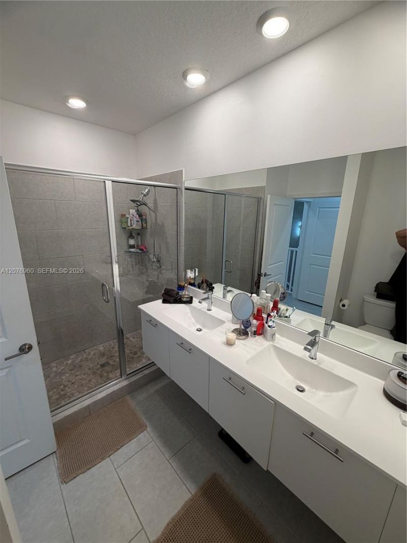 10300 NW 66th St, Doral, FL 33178 Photo