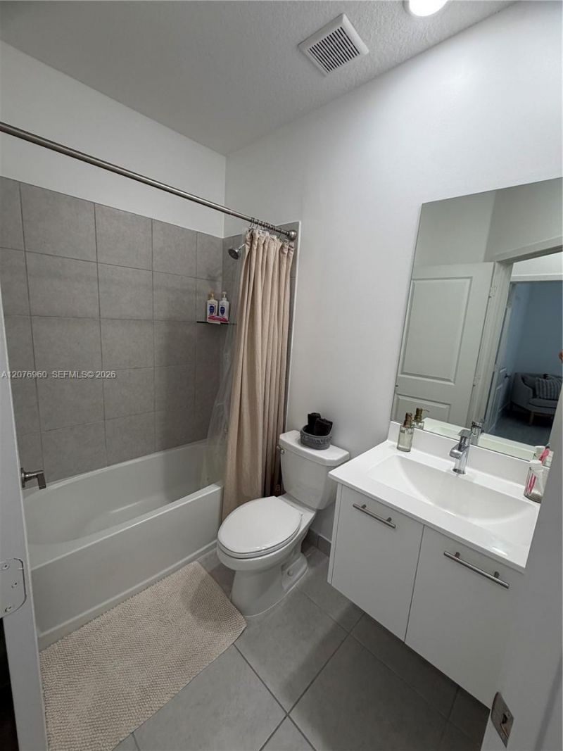 10300 NW 66th St, Doral, FL 33178 Photo