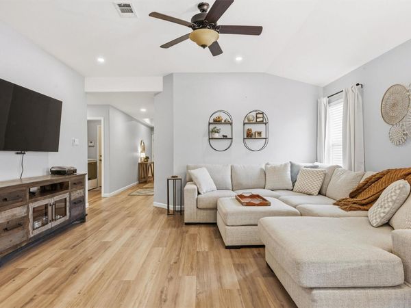 2712 Hearthsong LOOP, Round Rock, TX 78665