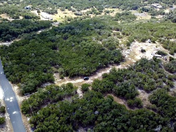 753 County Road 242, Hondo, TX 78861