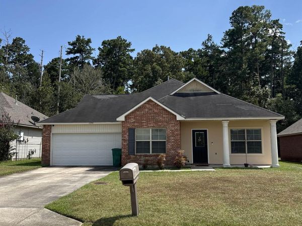 11392 Buckingham Ave, Denham Springs, LA 70726