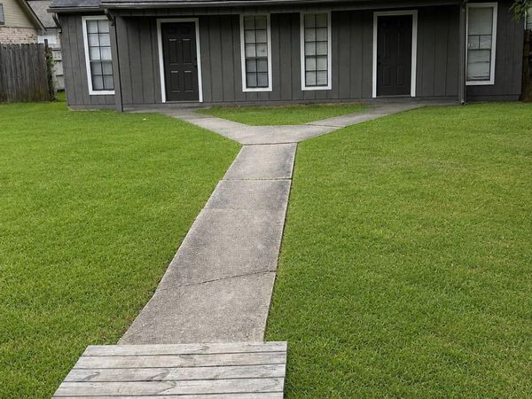3363 King Bradford Dr, Baton Rouge, LA 70816
