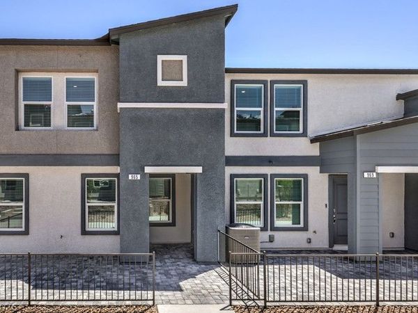 998 Desert Spruce Street , Las Vegas, NV 89107
