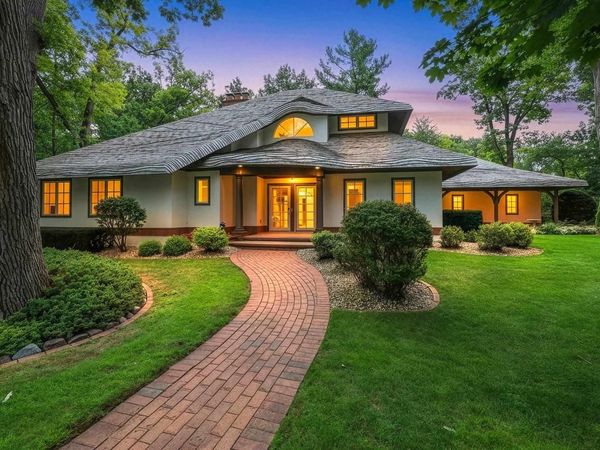 255 TRADERS POINT LANE, Green Bay, WI 54302