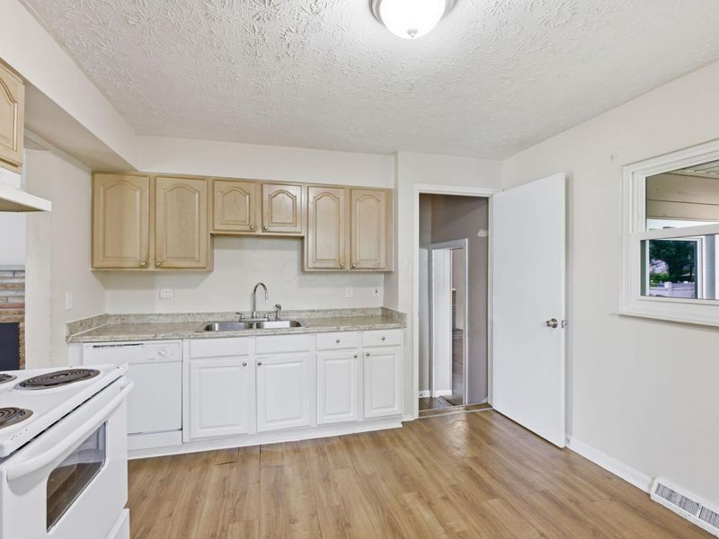 3599 Astor Avenue , Columbus, OH 43227 Photo 22
