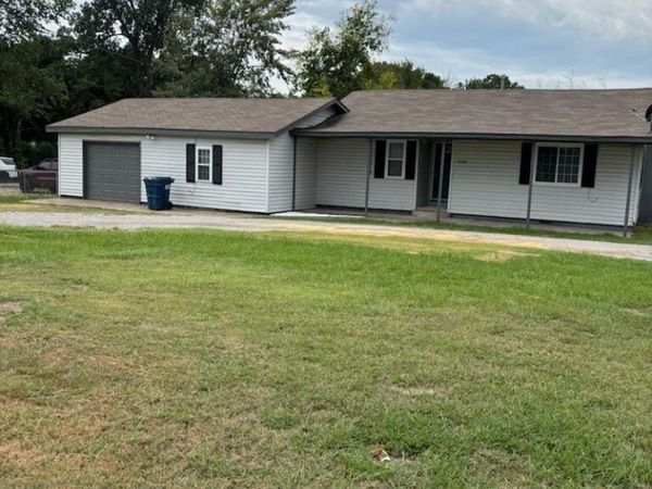 12104 N 129th East East Avenue , Collinsville, OK 74021