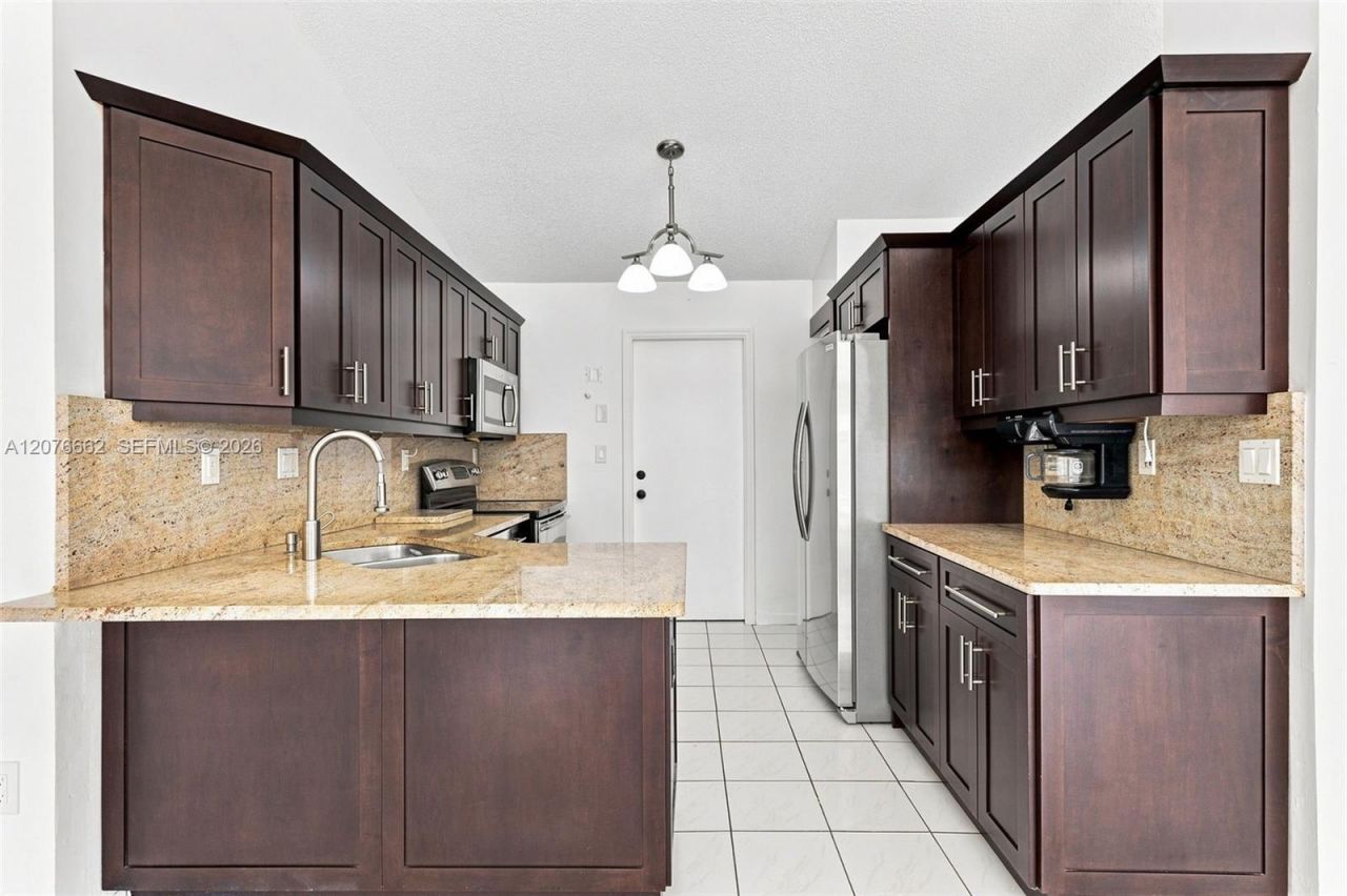 19181 NW 89th Ave , Hialeah, FL 33018 Photo